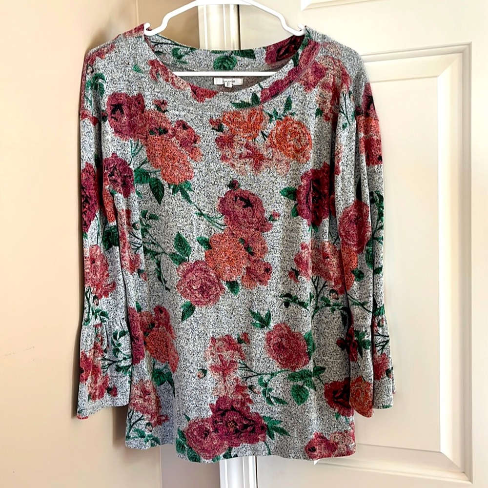 Soft knit rose print sweater shirt